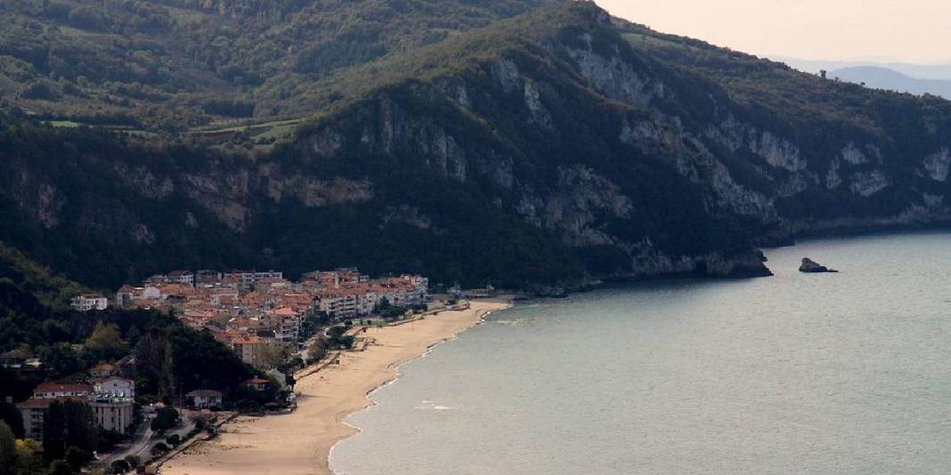 Mavi ve yeşilin uyumu burada ortaya çıkıyor! Karadeniz’in eşsiz adresi: Tatil tercihinde Bodrum’un rakibi oluyor 5